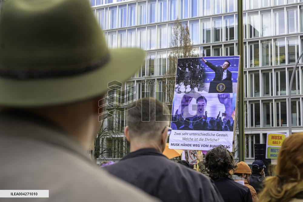 Demonstration against Tesla and Musk - Berlin