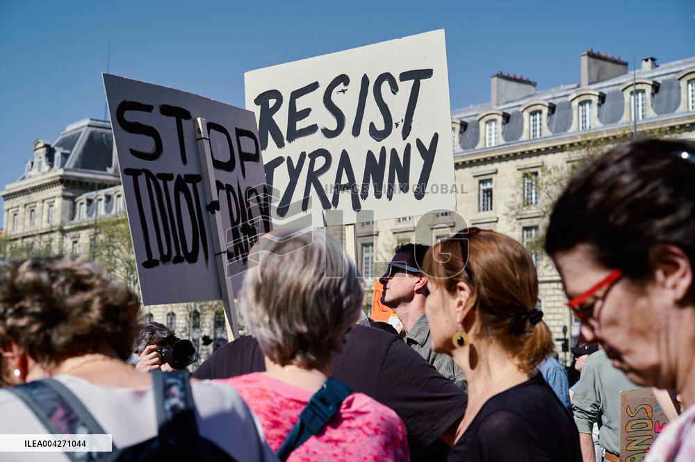 Anti-Trump Hands Off Rally - Paris
