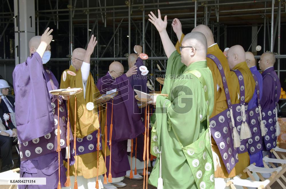 Major repair work at Kofuku-ji temple pagoda