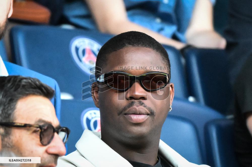 Ligue 1 PSG vs ANGERS SCO - celebrities - FA