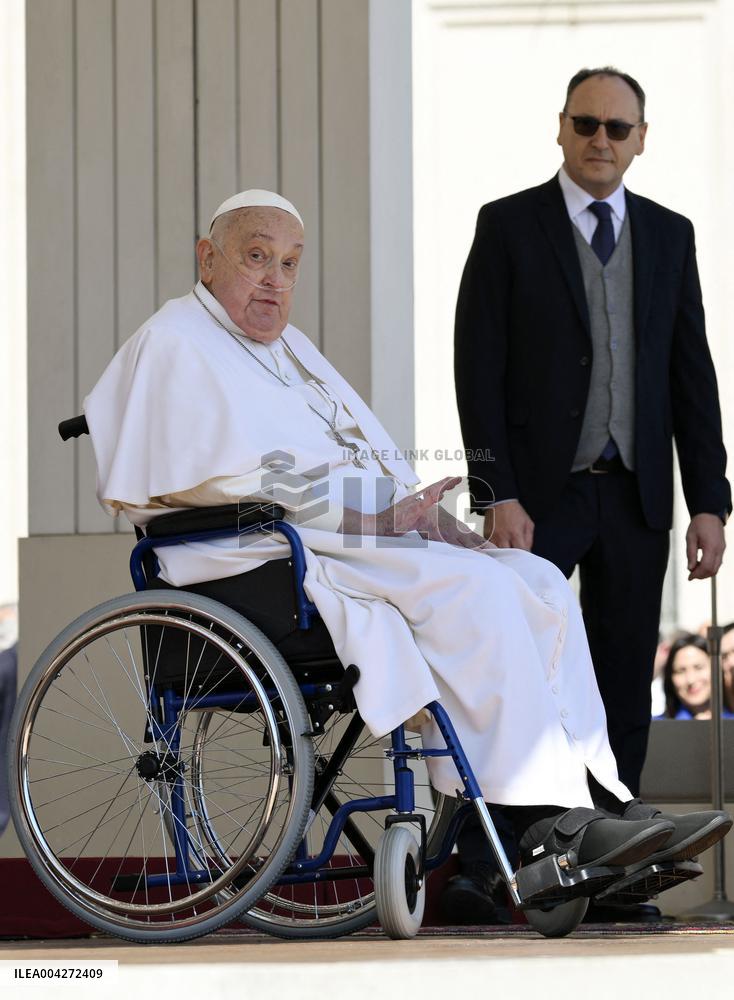 Pope Francis Surprise Appearance in St Peter's Square - Vatican