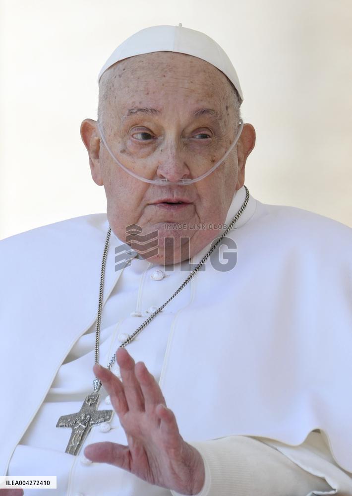 Pope Francis Surprise Appearance in St Peter's Square - Vatican