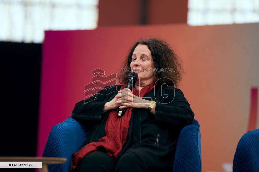 Round Table with Valérie Hayer at the Renaissance party meeting - Saint-Denis AJ