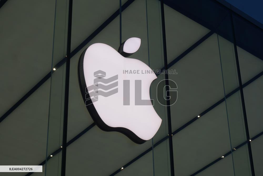 Apple Market Value Decreases Due To Equivalent Tariffs