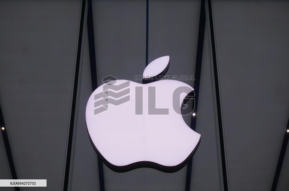 Apple Market Value Decreases Due To Equivalent Tariffs
