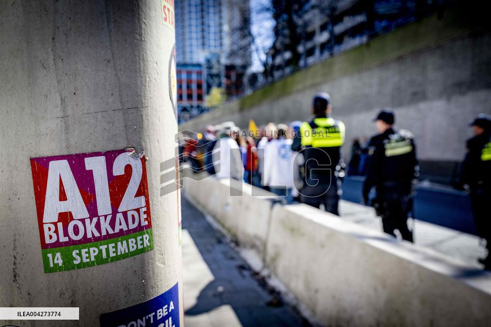 Extinction Rebellion Occupies Again A12 - The Hague