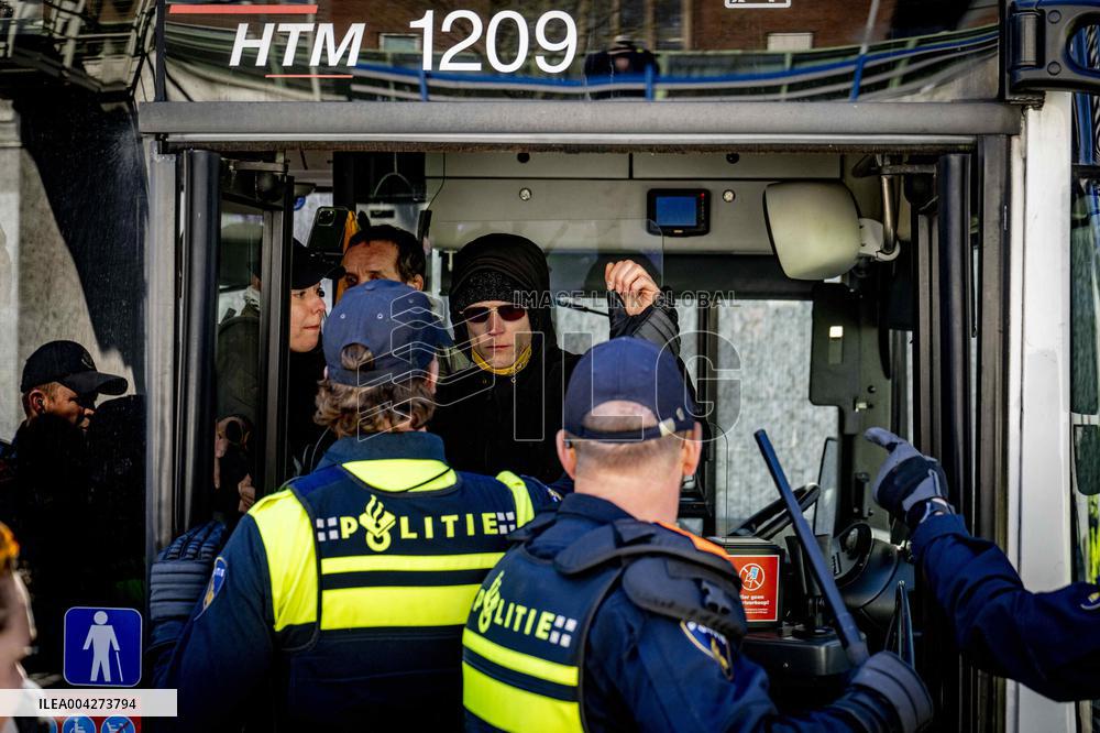Extinction Rebellion Occupies Again A12 - The Hague