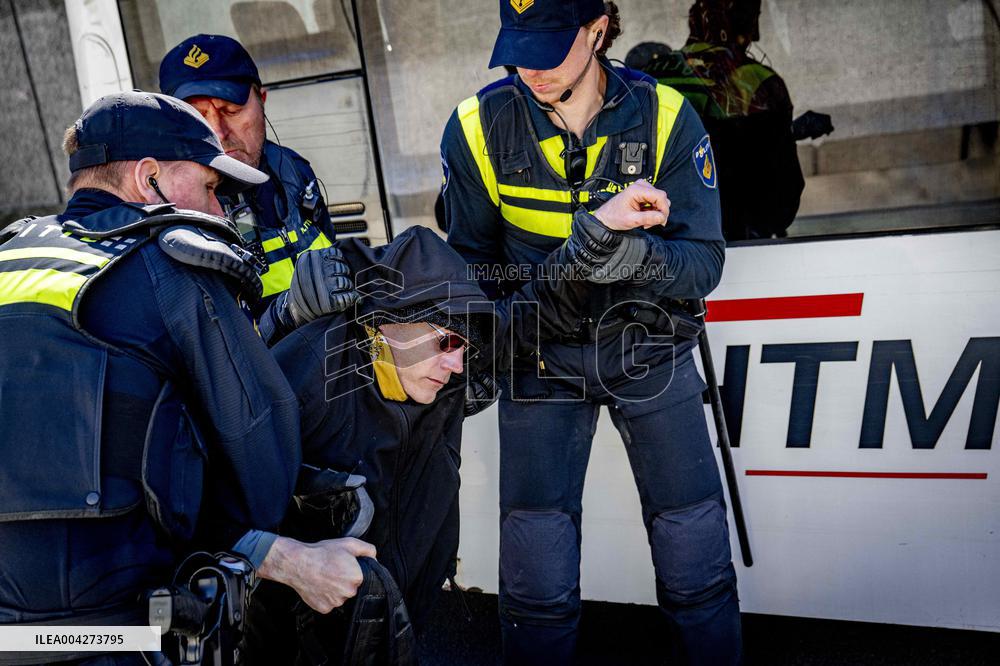 Extinction Rebellion Occupies Again A12 - The Hague