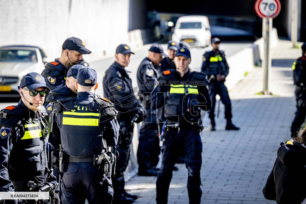 Extinction Rebellion Occupies Again A12 - The Hague