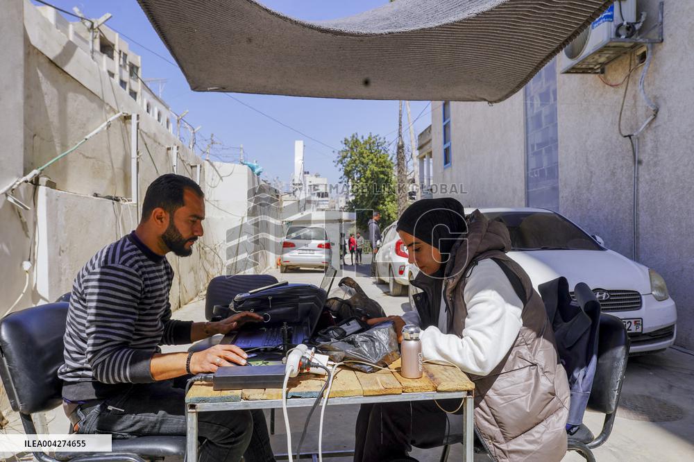 Journalists' Daily Life in Gaza