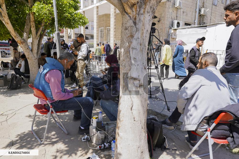 Journalists' Daily Life in Gaza