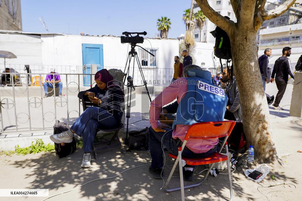 Journalists' Daily Life in Gaza