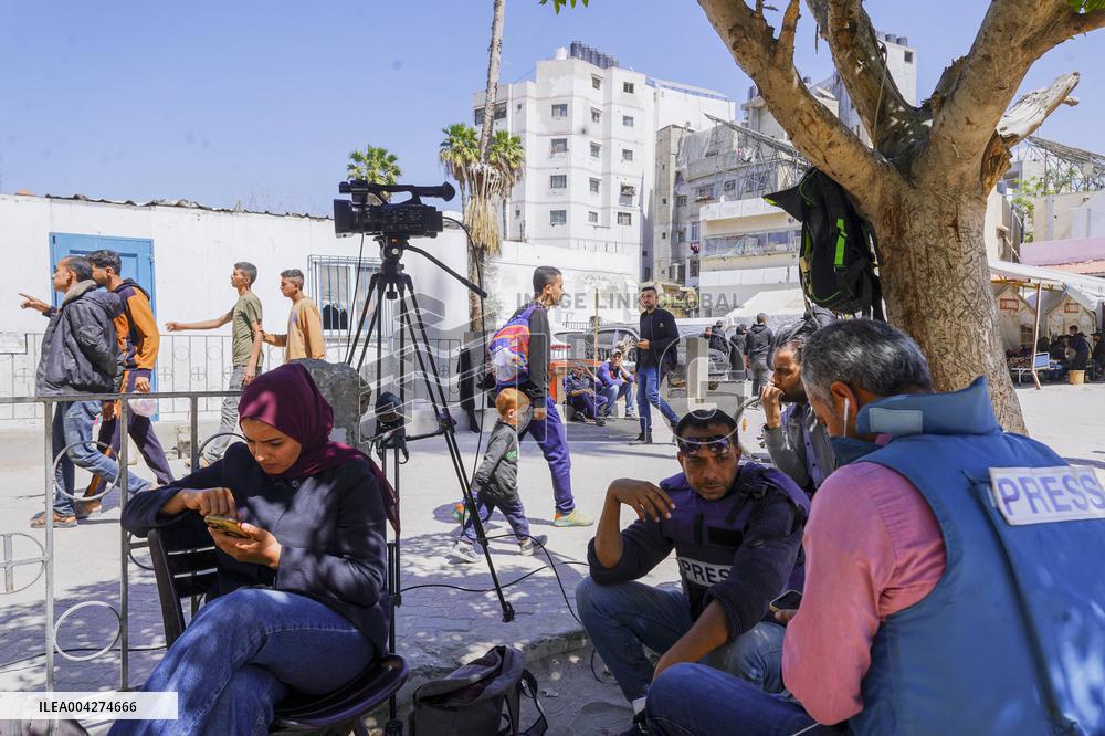 Journalists' Daily Life in Gaza