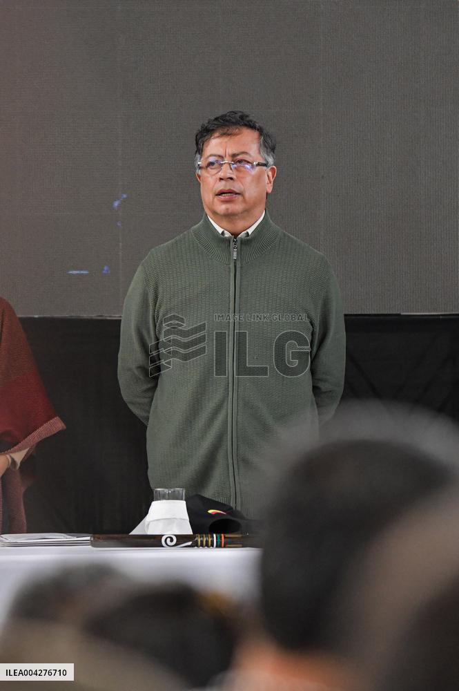 Colombia's Armed Group 'Comuneros del Sur' First to Disarm in Total Peace Process