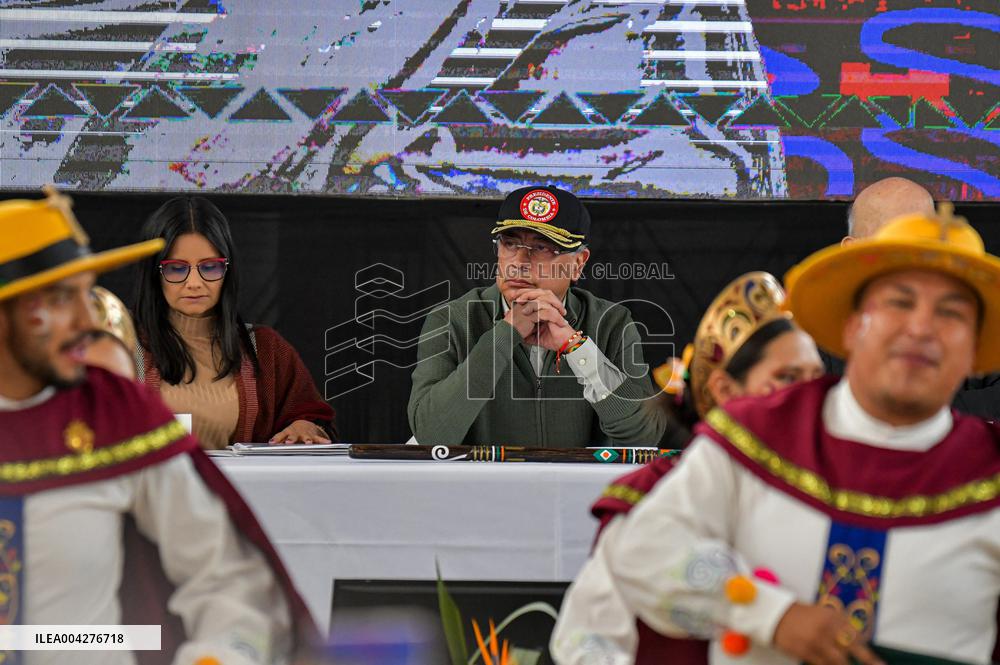 Colombia's Armed Group 'Comuneros del Sur' First to Disarm in Total Peace Process