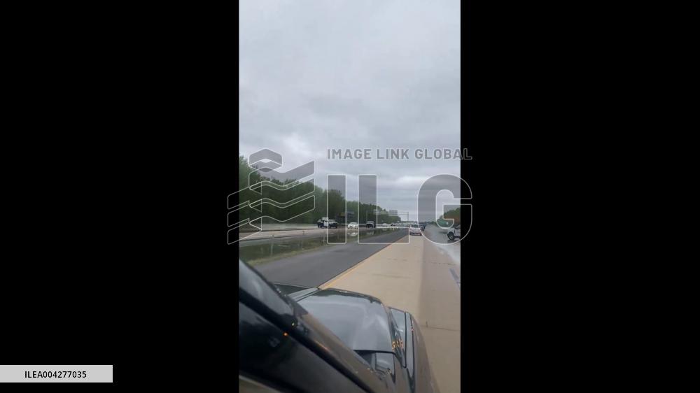 US: Kayaking Down Highway as Heavy Rain Triggers Flooding, Road Closures in Arkansas