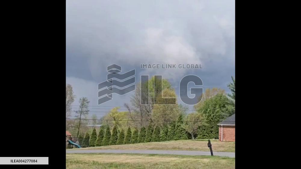 US: Rotating Cloud Spotted Over Western Tennessee as Tornado Warning Issued