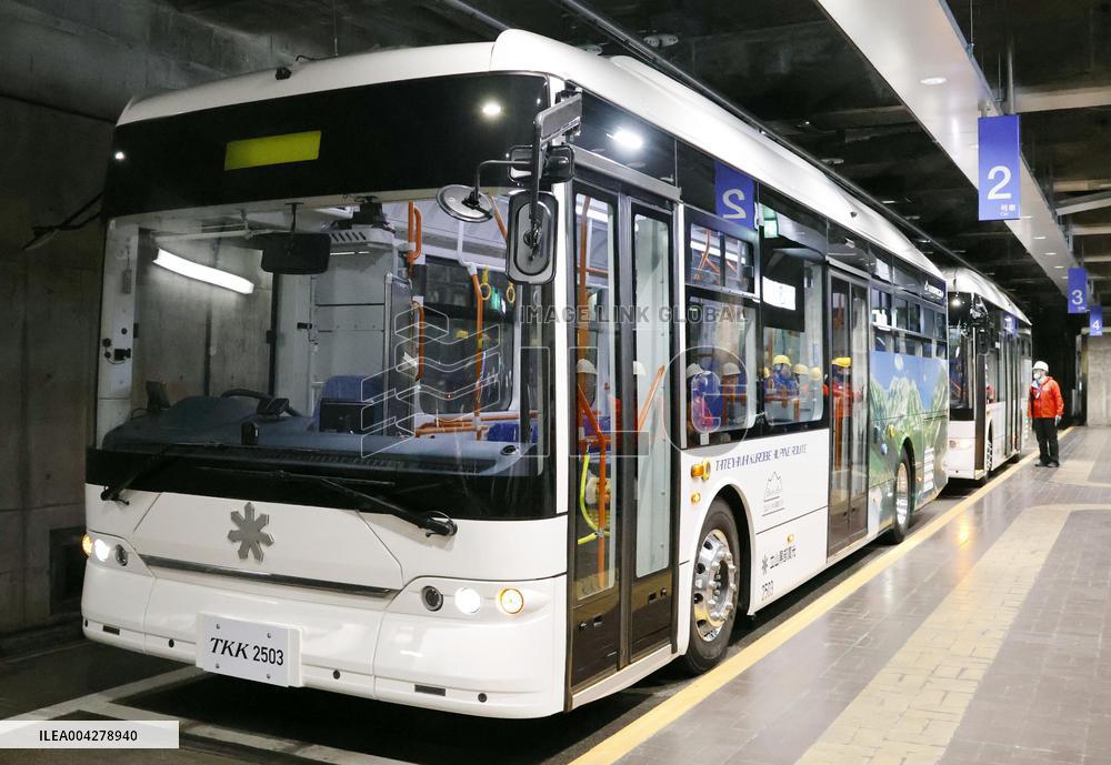 Electric bus to run on Alpine route in central Japan