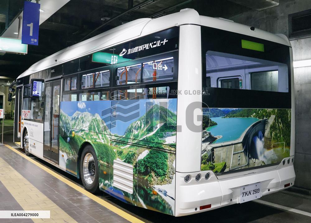 Electric bus to run on Alpine route in central Japan