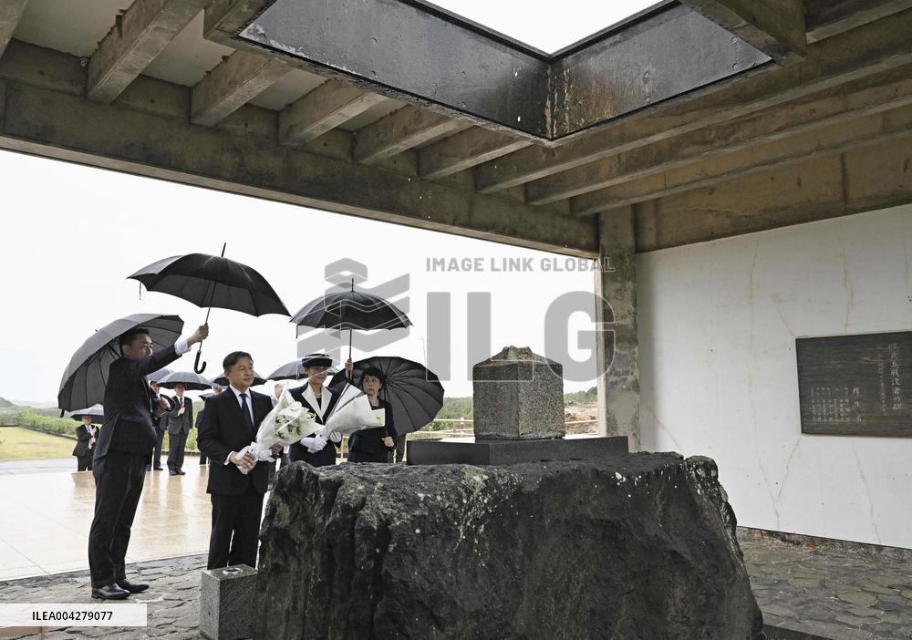 Japan emperor, empress visit Iwoto Island