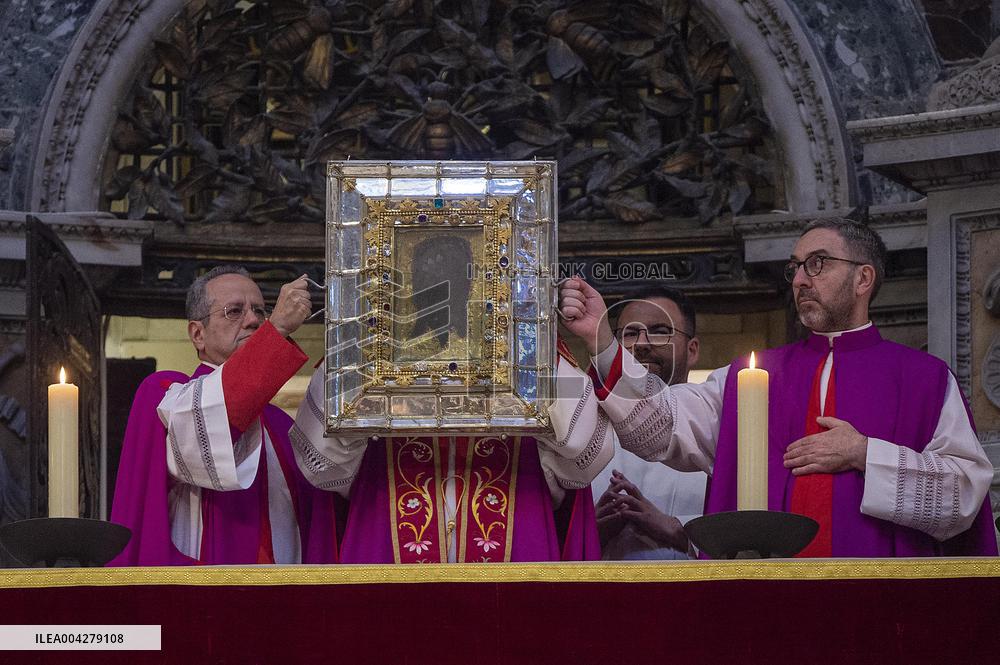 Veil of Veronica Ceremony at St. Peters Basilica - Vatican