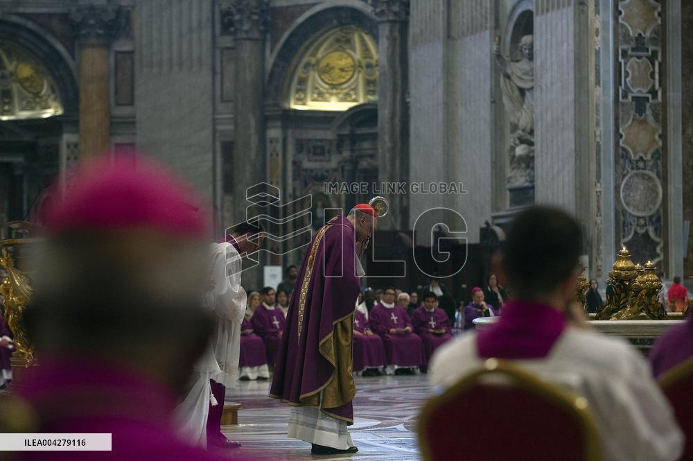 Veil of Veronica Ceremony at St. Peters Basilica - Vatican