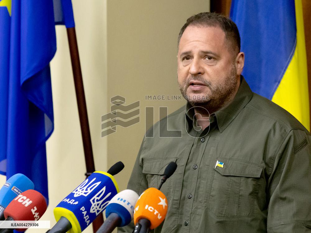 Andriy Yermak meets with students of Institute of International Relations in Kyiv