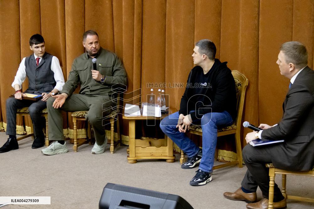 Andriy Yermak meets with students of Institute of International Relations in Kyiv