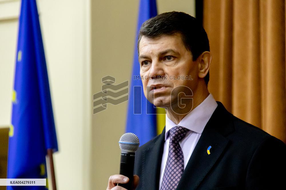 Andriy Yermak meets with students of Institute of International Relations in Kyiv