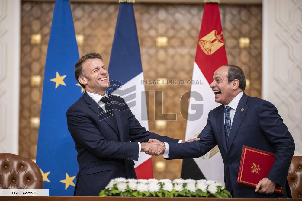 Presidents Sisi And Macron Exchange Signed-Bilateral Agreements - Cairo