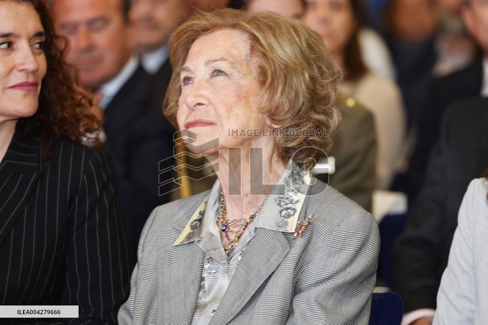 Queen Sofia Launches Extraordinary Brains Campaign - Madrid