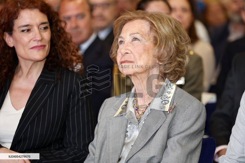 Queen Sofia Launches Extraordinary Brains Campaign - Madrid