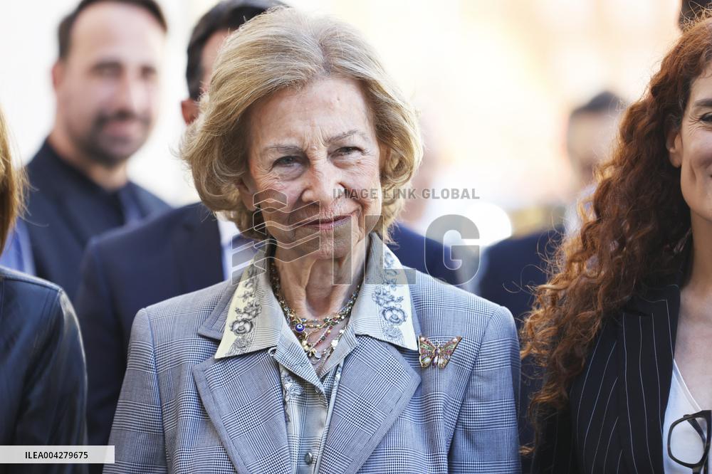 Queen Sofia Launches Extraordinary Brains Campaign - Madrid