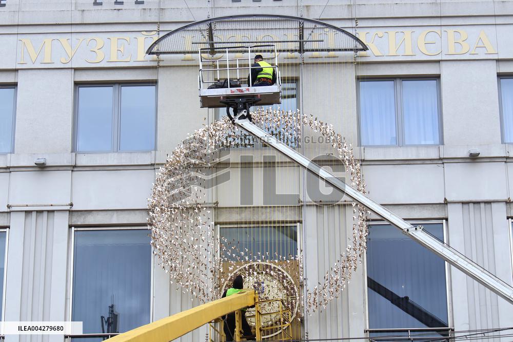 More than 5,000 origami to be installed at Kyiv History Museum