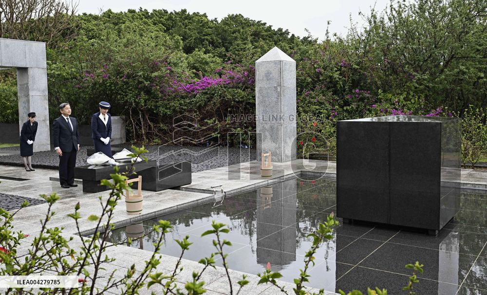 Japan emperor, empress visit Iwoto Island