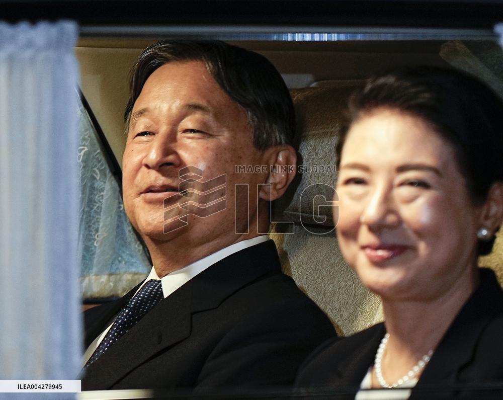 Japan emperor, empress visit Iwoto Island