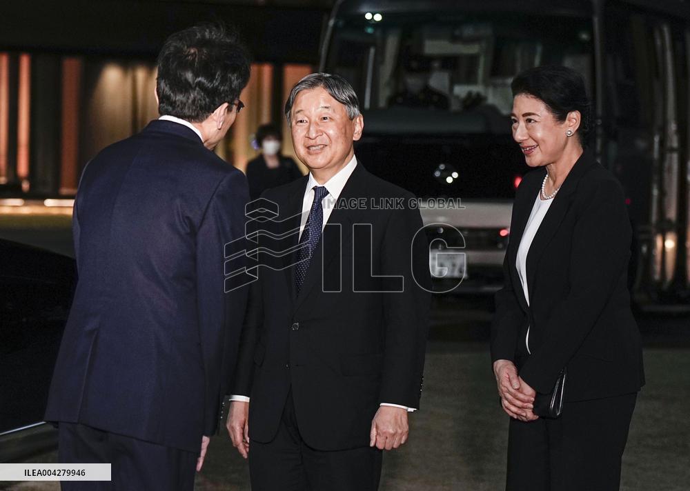 Japan emperor, empress visit Iwoto Island