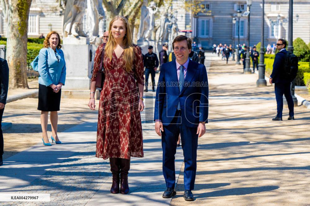 Princess Amalia Of The Netherlands Unveils A Plaque - Madrid