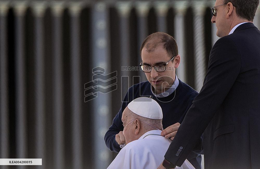 Pope Francis Arrives At The End Of A Mass In St Peters Square - Vatican