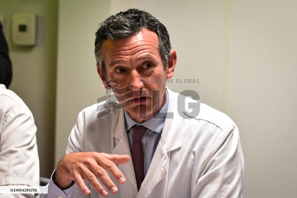 Laurent Marcangeli visits Institut Gustave Roussy near Paris FA