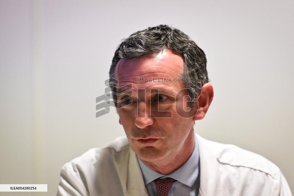 Laurent Marcangeli visits Institut Gustave Roussy near Paris FA