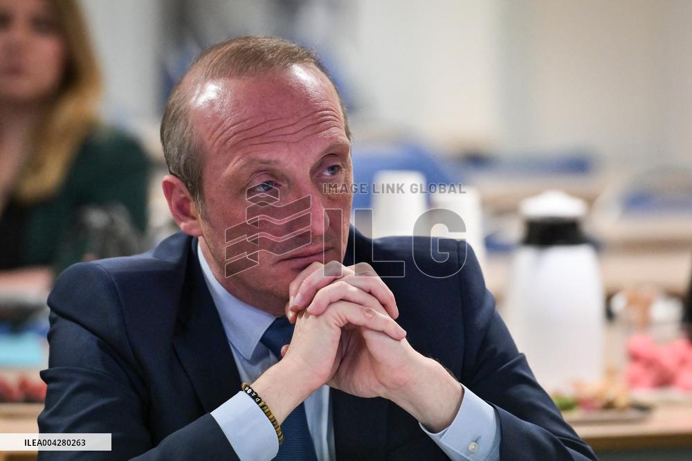 Laurent Marcangeli visits Institut Gustave Roussy near Paris FA