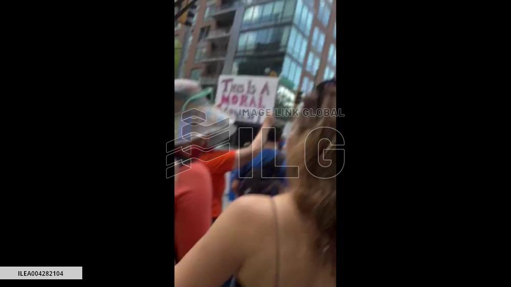 US: ‘Hands Off!’ Protests Against Trump and Elon Musk Erupt Nationwide 3