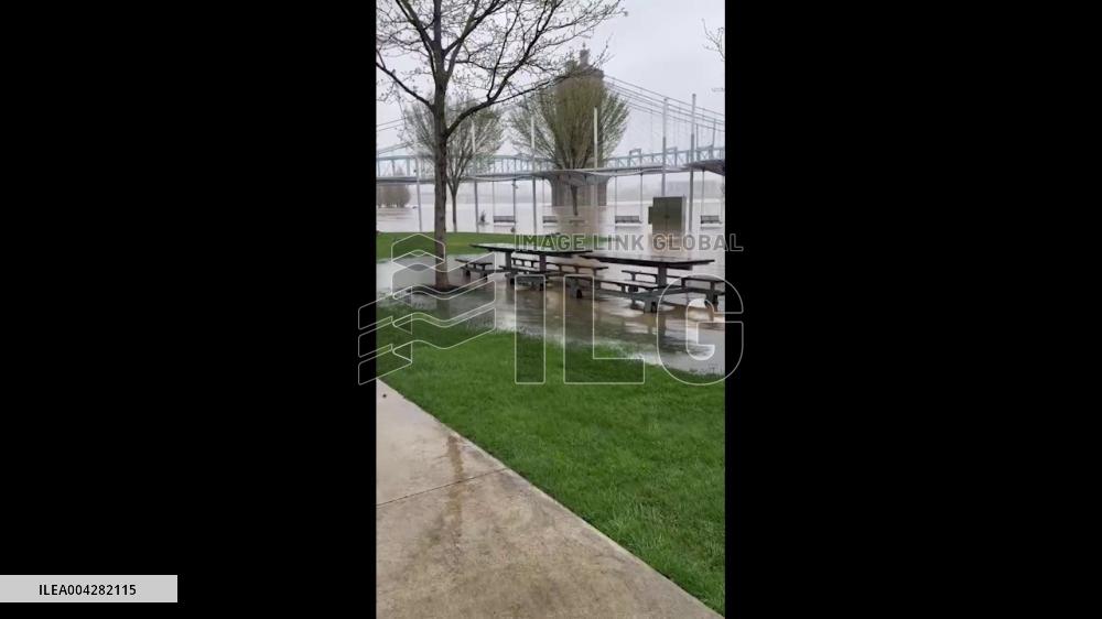 US: Cincinnati Flooding Continues as Ohio River Crests at Highest Level