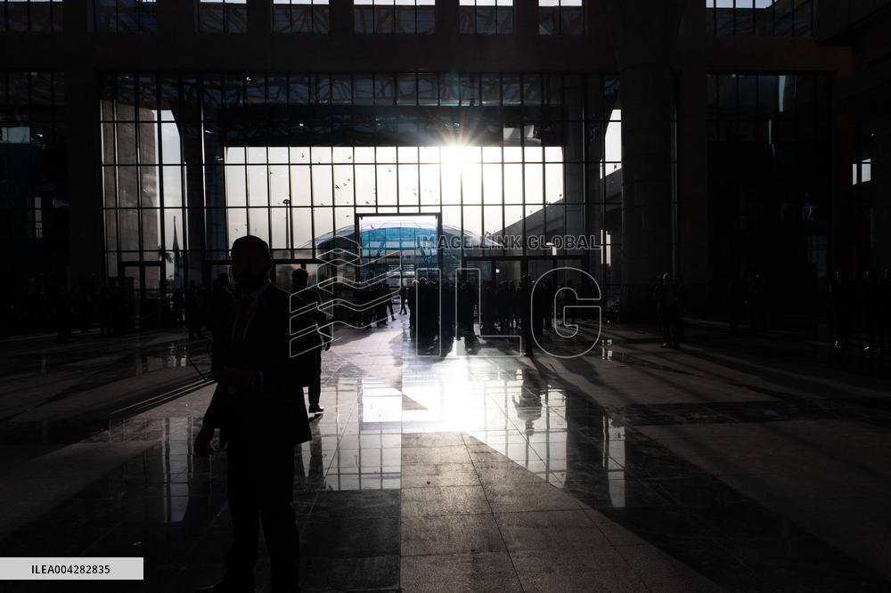 Presidents Sissi And Macron Ride The Metro - Cairo