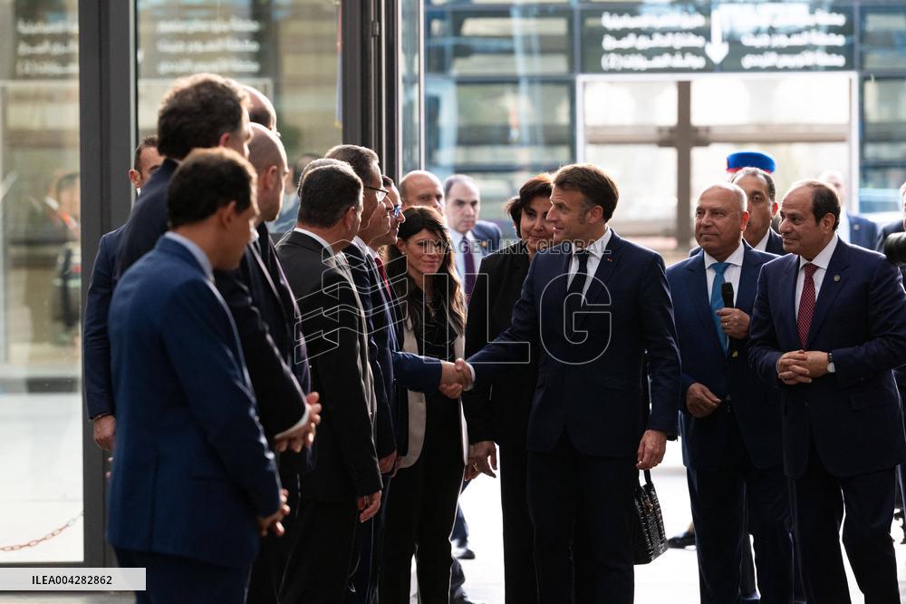 Presidents Sissi And Macron Ride The Metro - Cairo