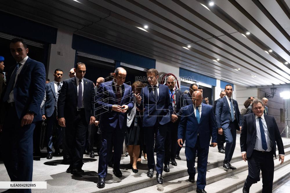 Presidents Sissi And Macron Ride The Metro - Cairo
