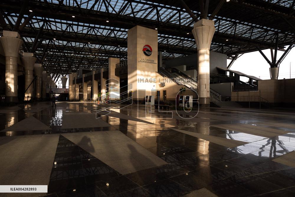 Presidents Sissi And Macron Ride The Metro - Cairo