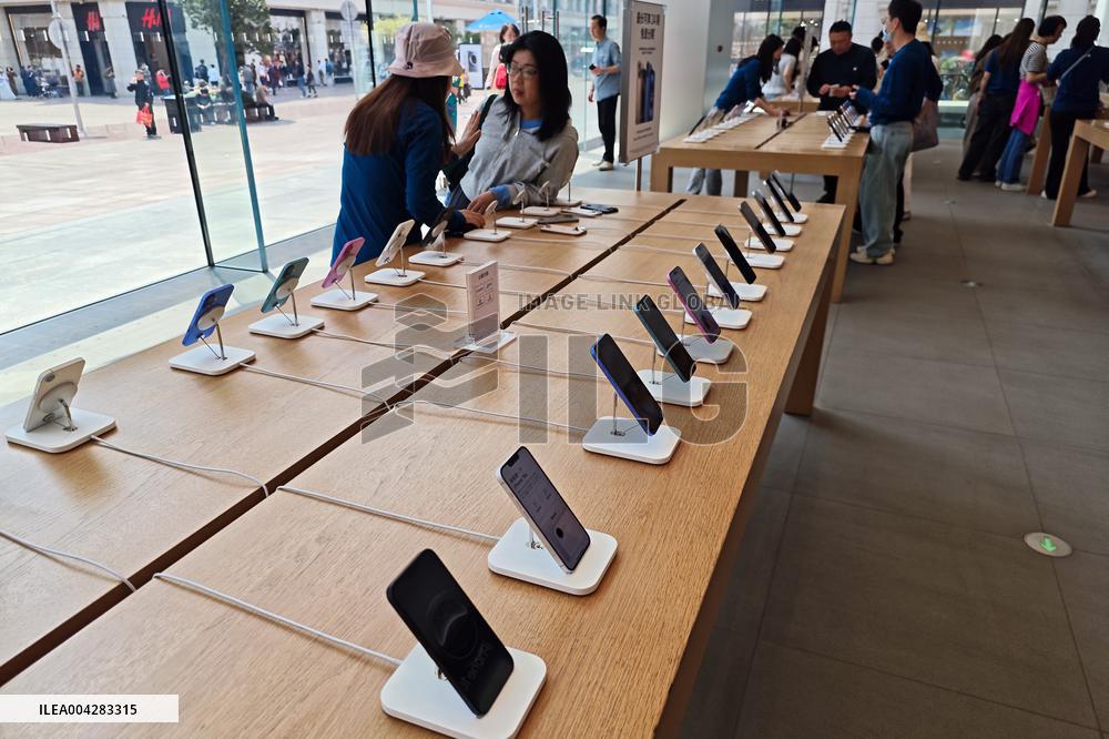 Apple Hit By Tariffs