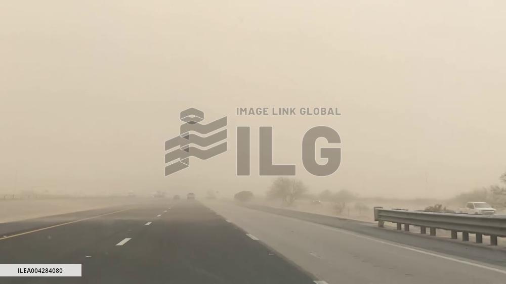 US: Dust Storm Causes Low Visibility on Highway in Albuquerque